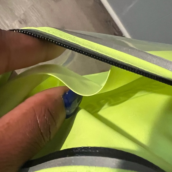 CW 🫶🏾 Fanny Pack 💚🩷🖤 - Picture 9 of 11